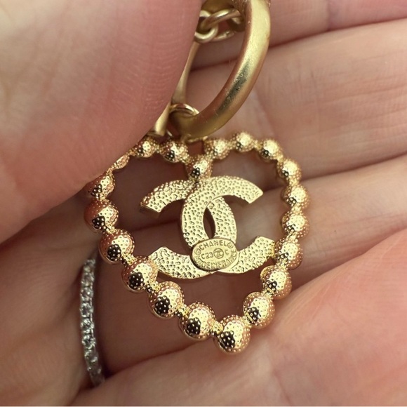 CHANEL zipper pull necklace on paper clip chain - Picture 4 of 4